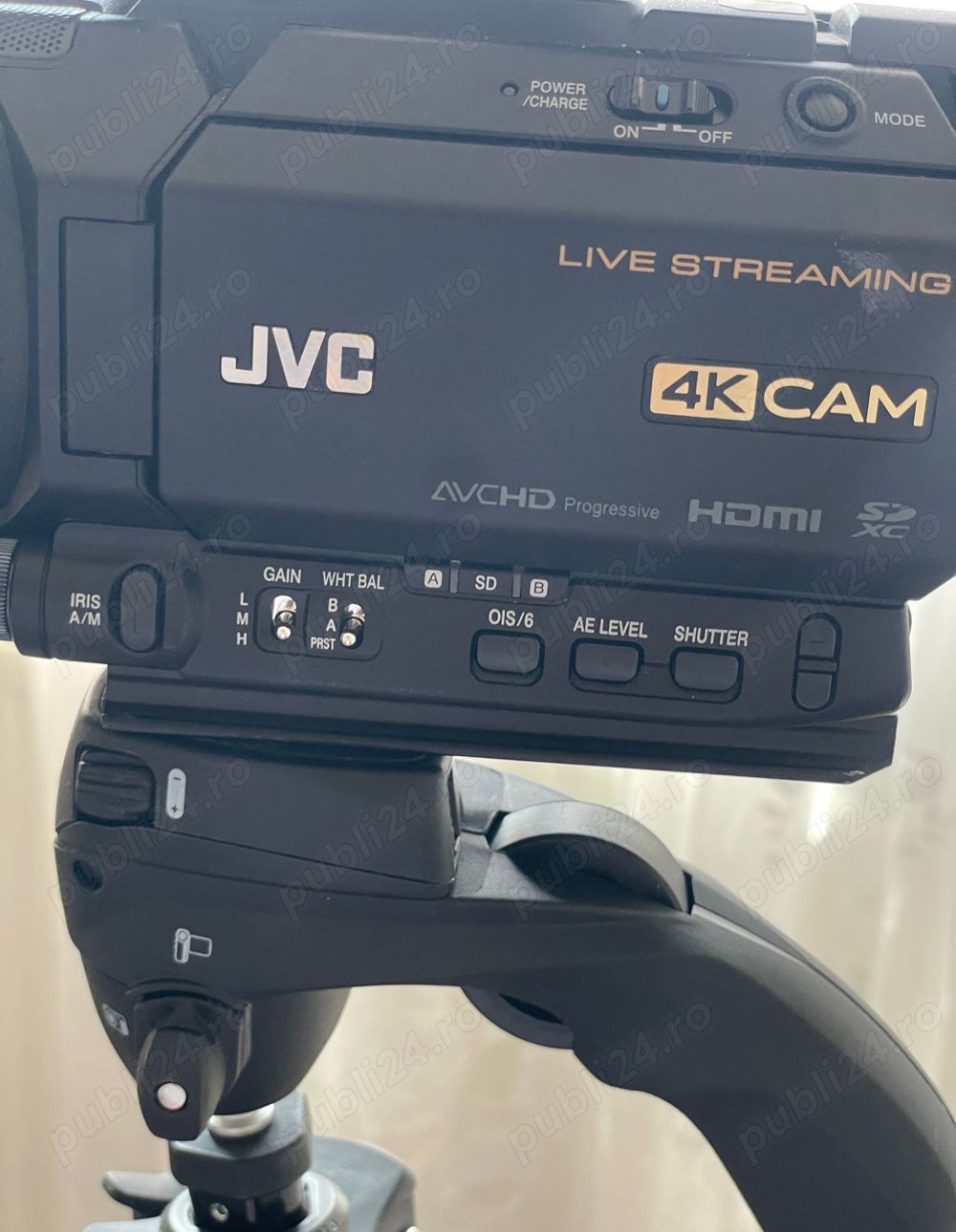 Vând cameră video profesională, trepied, geantă pentru camera video