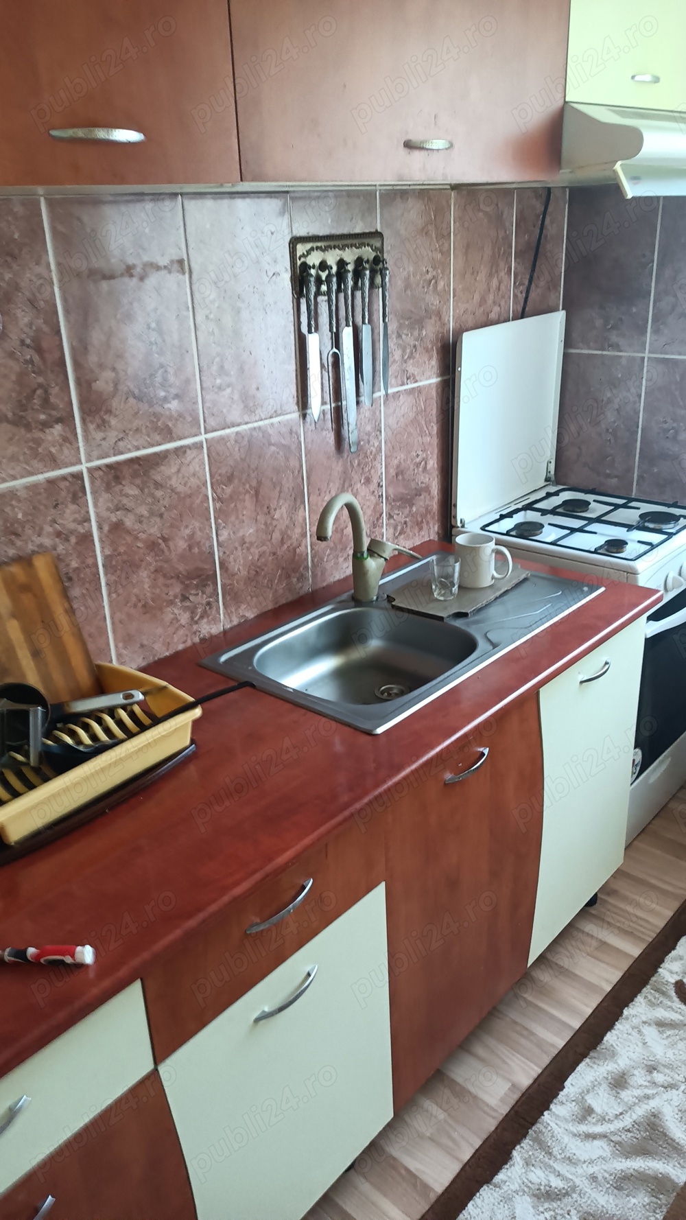 inchiriez apartament cu doua camere