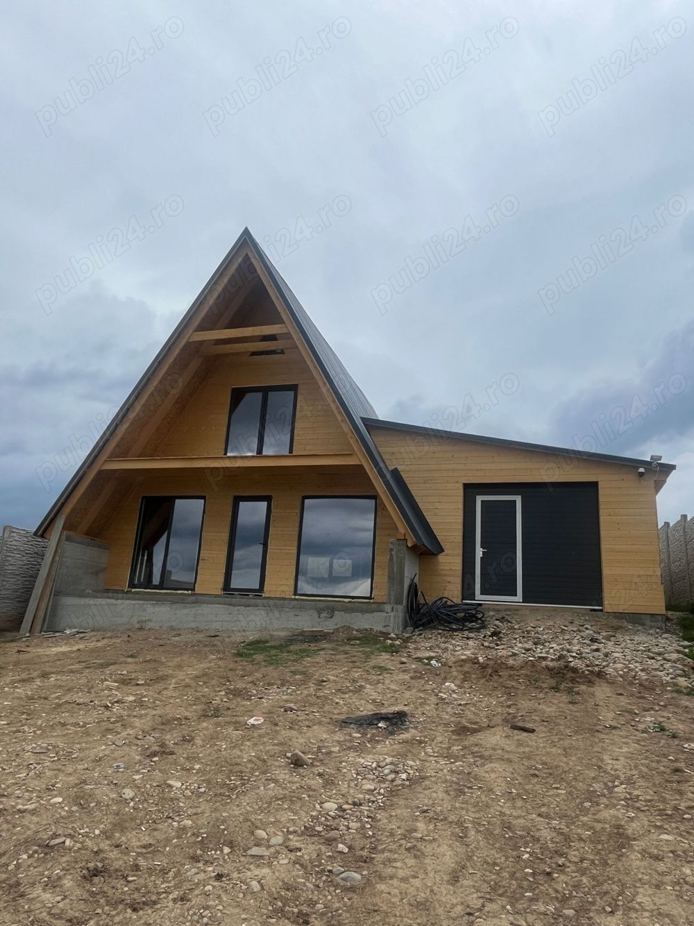 Usi de garaj sectionale rezidentiale si industriale