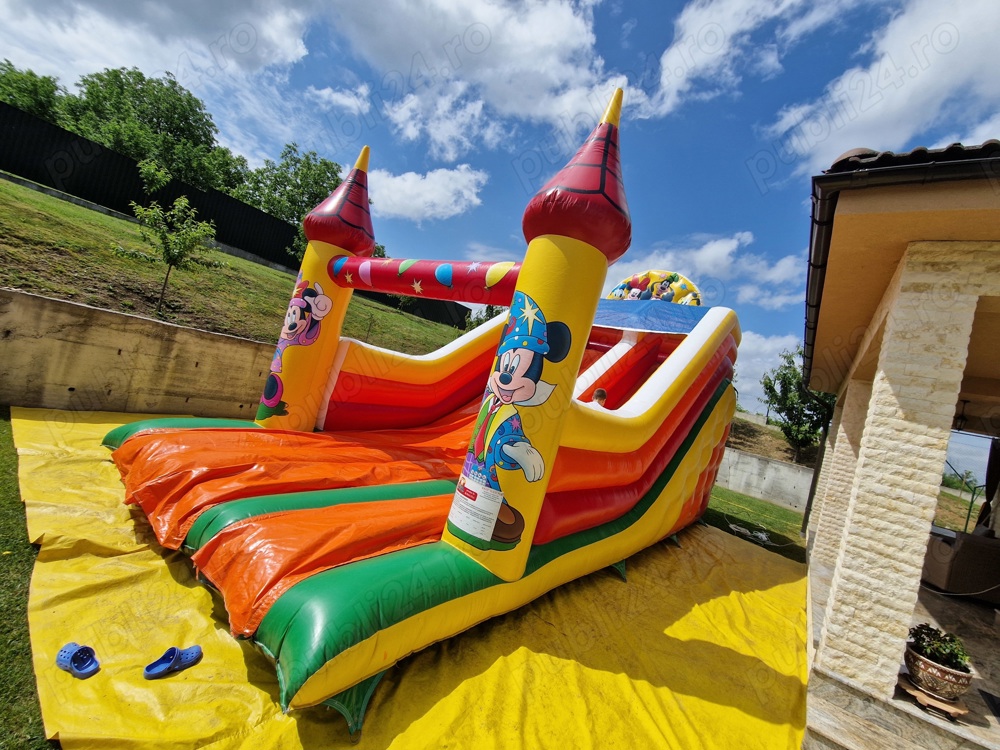 Tobogan gonflabil de închiriat 