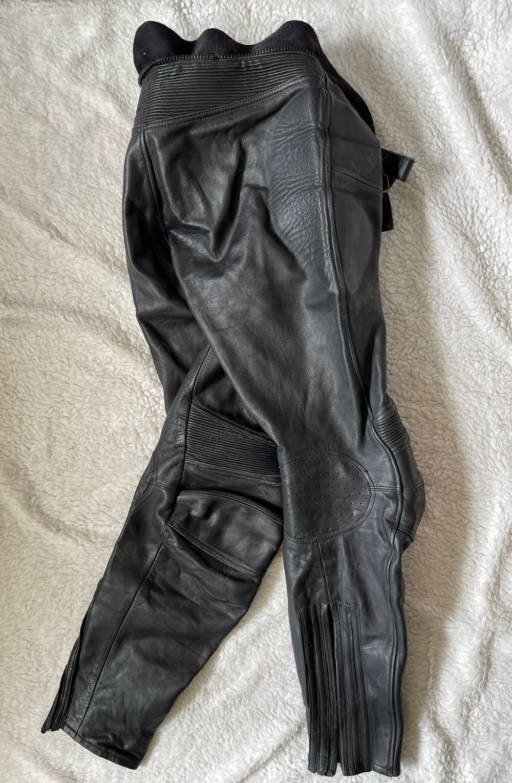 Pantaloni motor negri barbati piele protectii solduri genunchi Moto Line