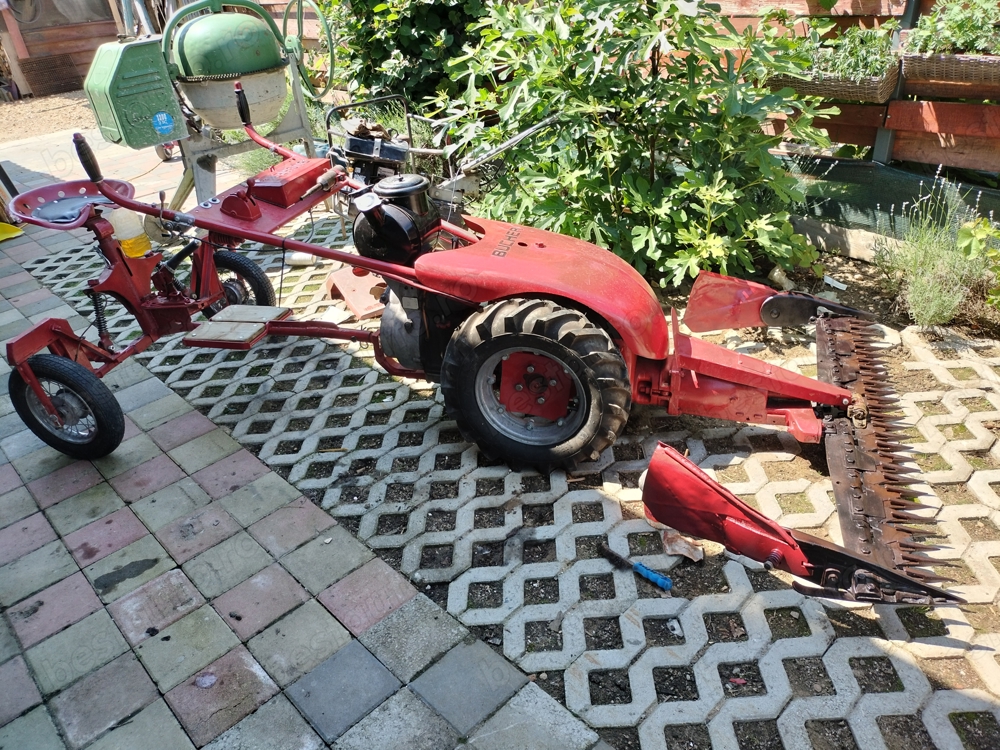 Vând cositoare motor pe benzina pentru teren an panta.