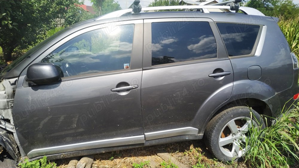 dezmembrez Mitsubishi outhlander 