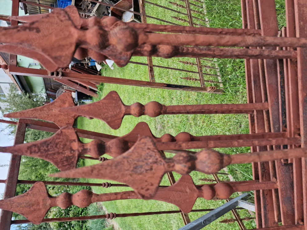 Vând gard metalic din oțel plin forjat de 25 metri lungime