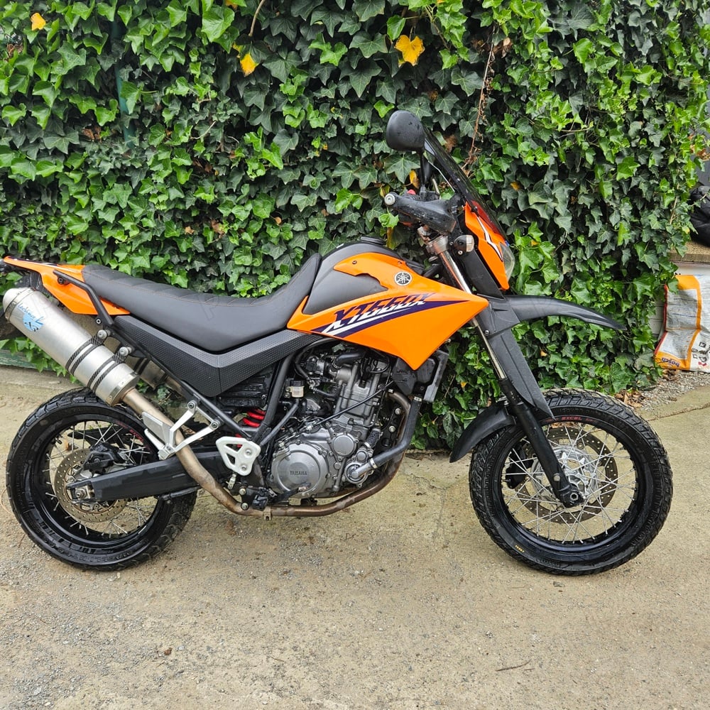 Vând Yamaha XT 660X, 2007, 35000 km, tobe Leo Vince, revizie efectuată recent.