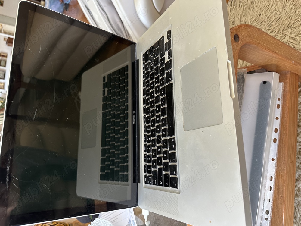 Laptop MacBook Pro, stare buna,  vand