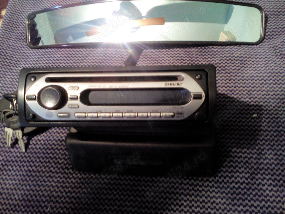 Vând Radio- Cd marca Sony model Cdx- Gt 20 cu față detașabilă, în bună stare de funcționare