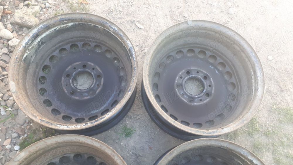 Jante tabla pt BMW + capace BMW pe 15