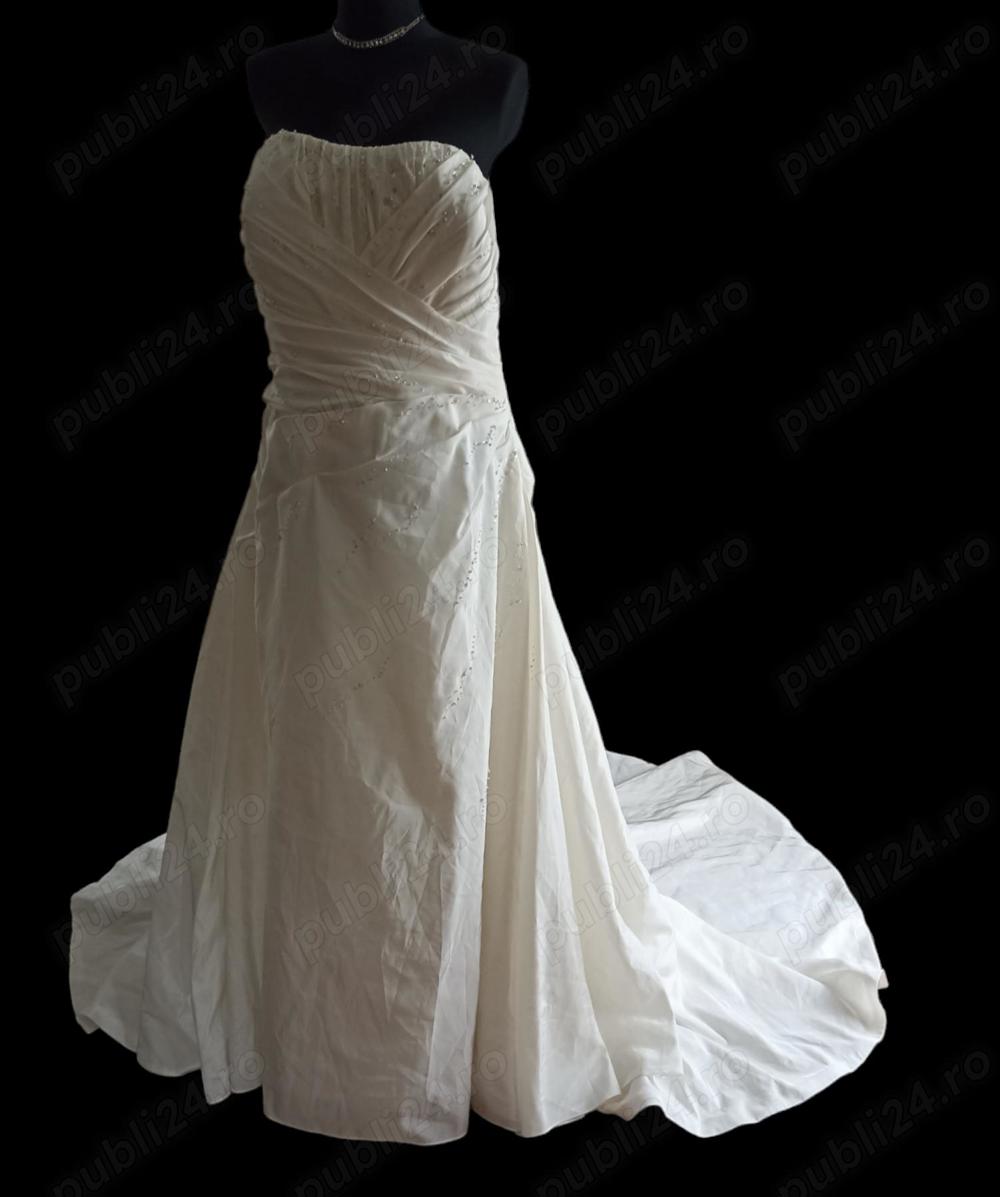 Rochie Mireasa Ivoar cu Trena Lunga,deosebita,L 