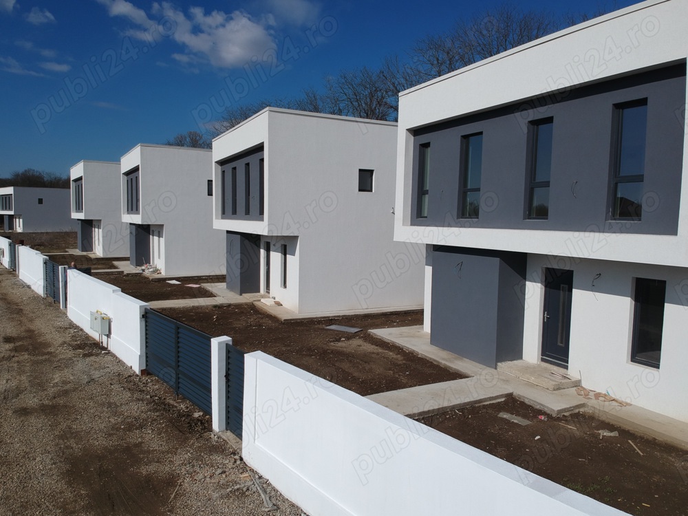 vand casa P+1 180 metri langa parcul Bucov fix langa padure