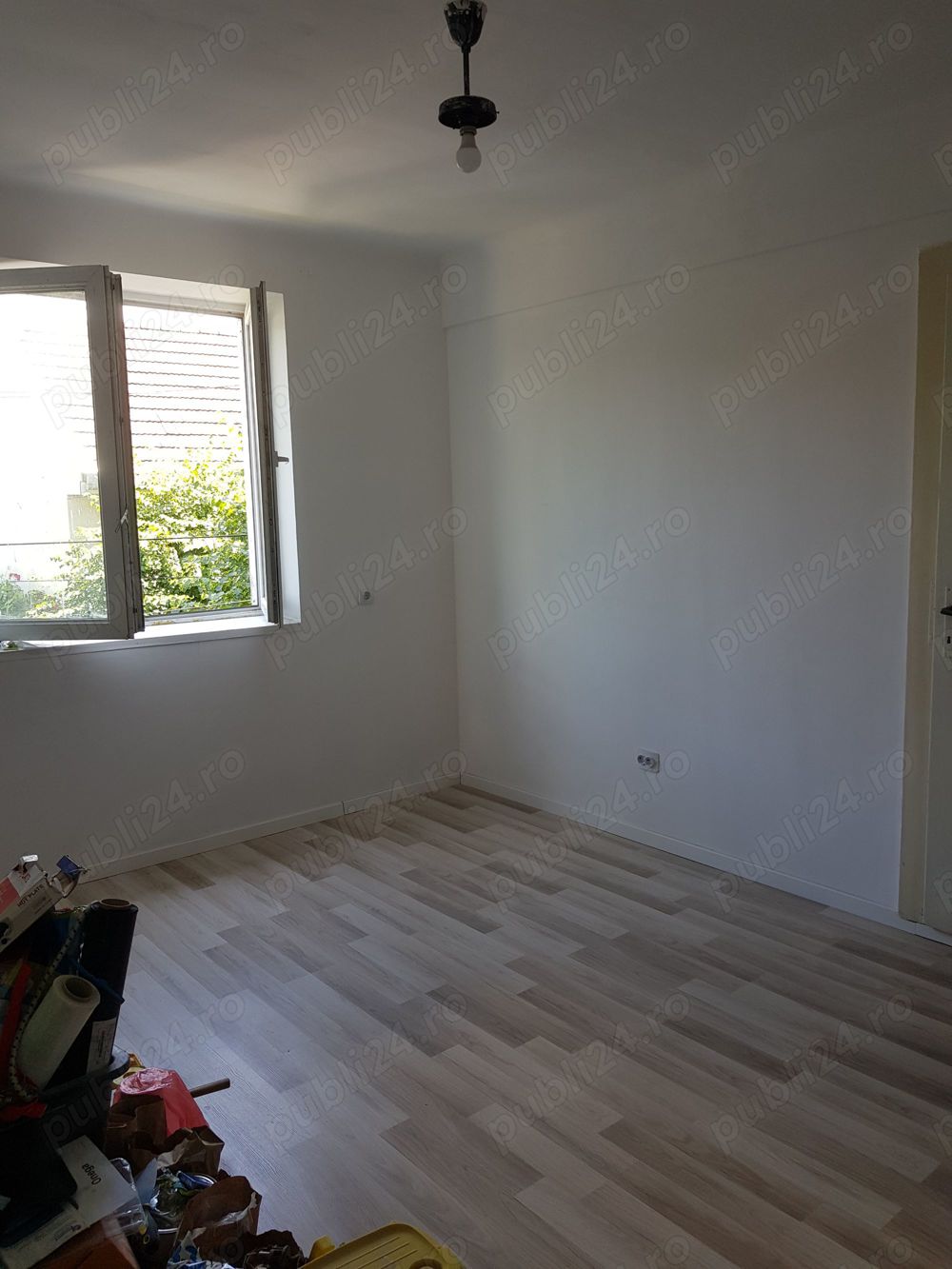 vând apartament cu 2 camere 