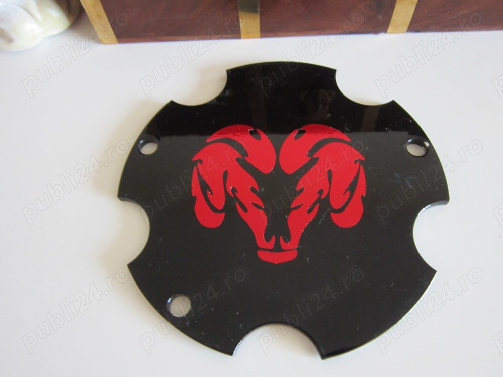 Emblema auto logo Dodge metalic Cap Berbec alb/negru si rosu/negru