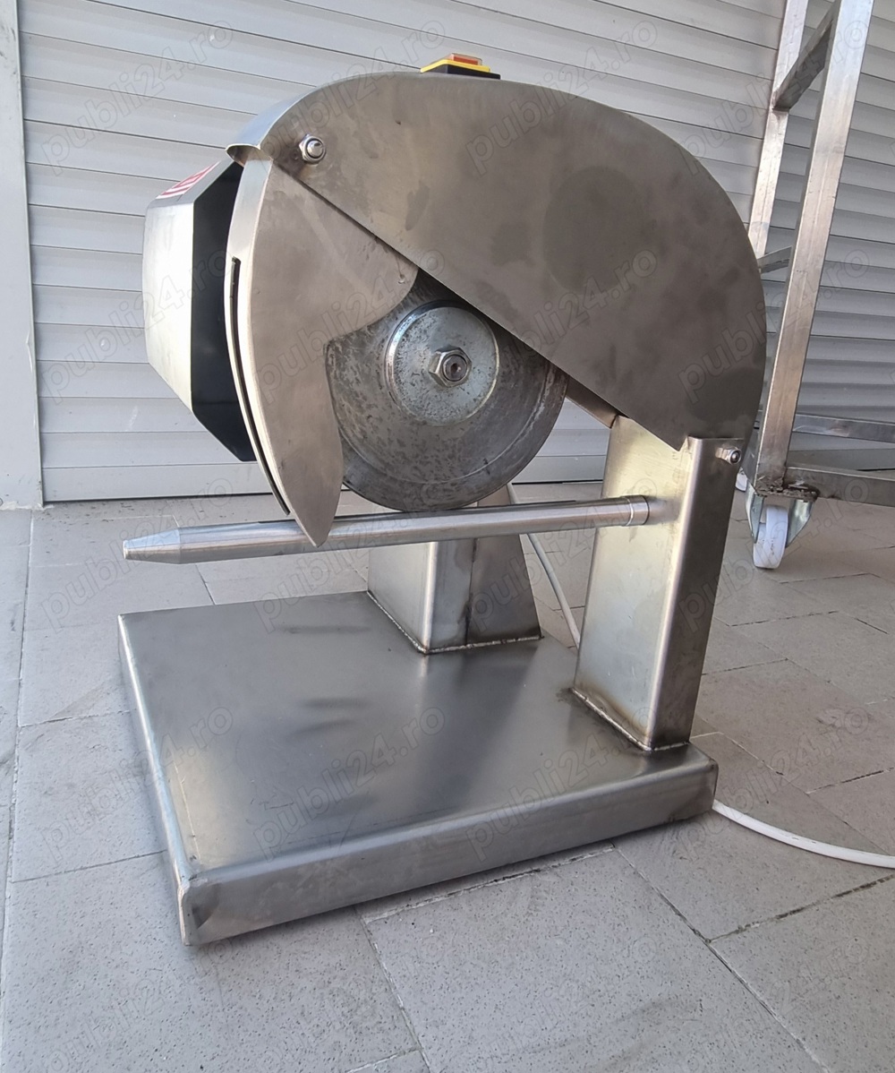 Fierăstrău circular pentru tranșare pui 