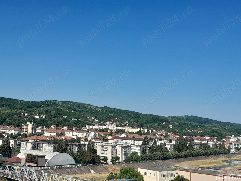 Schimb (vând) apartament 4 cam Rm. Vâlcea cu 2 camere București