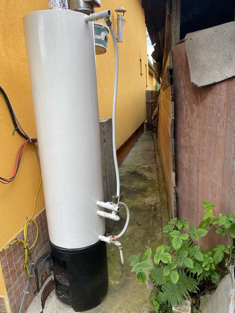 Vand boiler pe lemne.