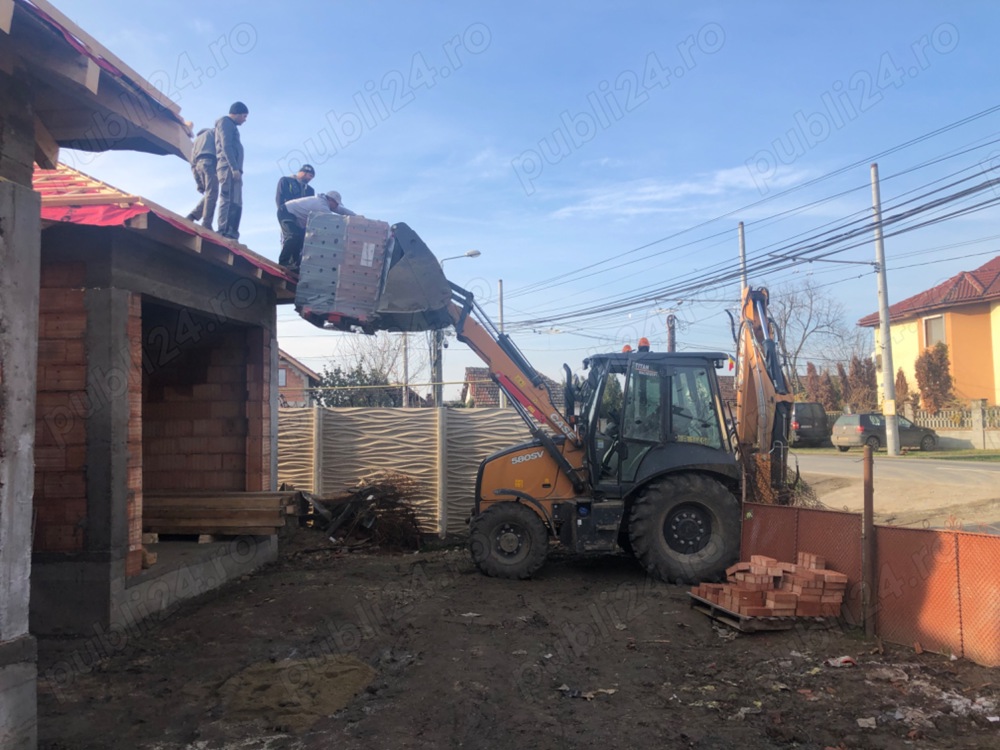 Închiriez buldoexcavator