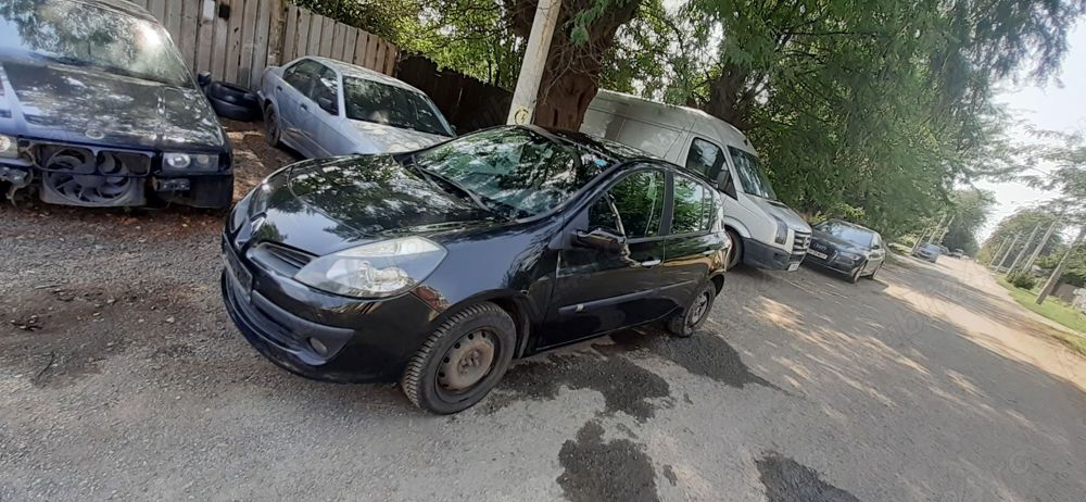 dezmembrez renault clio 3 1,6 16 v