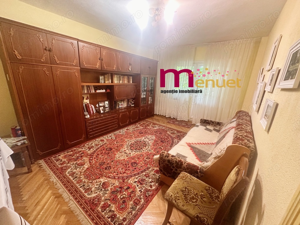 Apartament 3 camere,zona buna,etaj 2