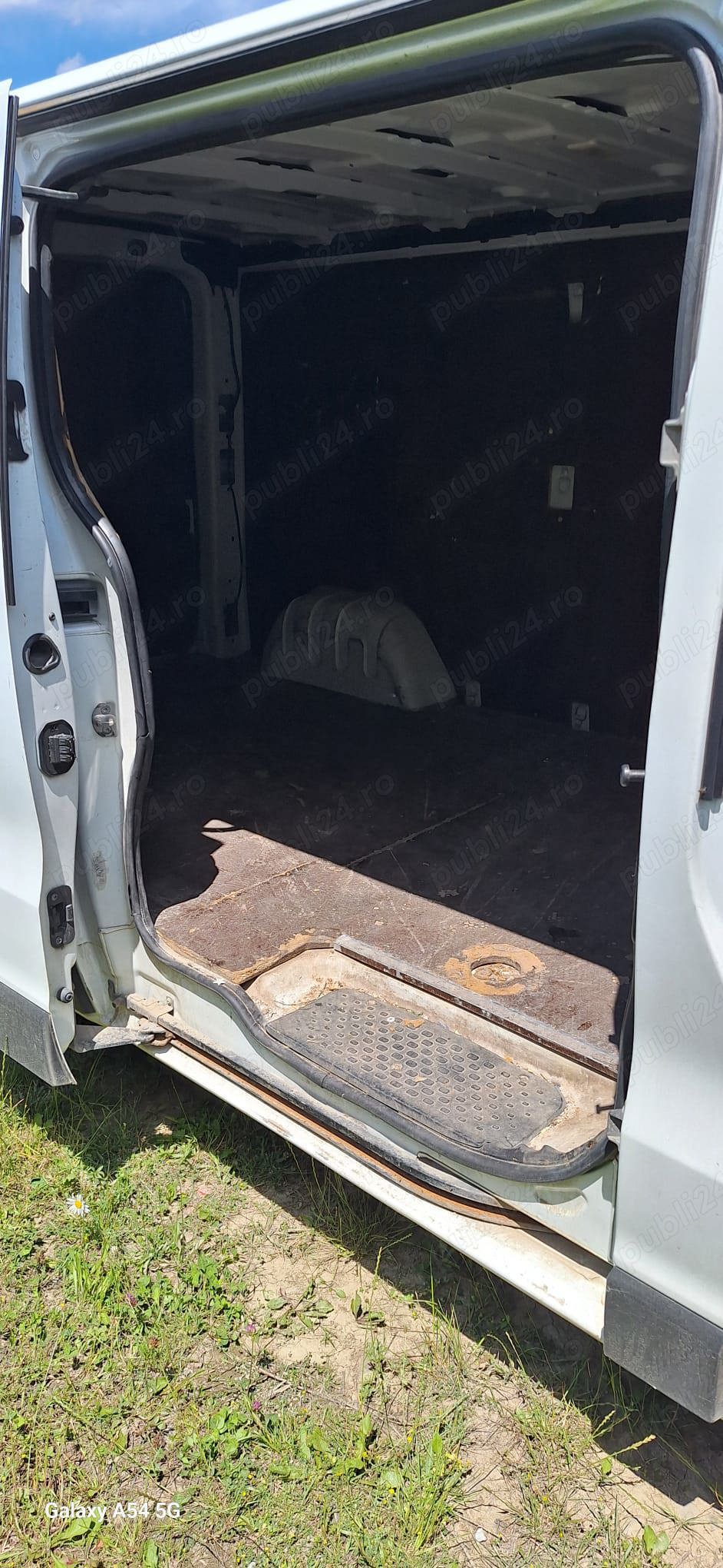 Vând Renault an 2017