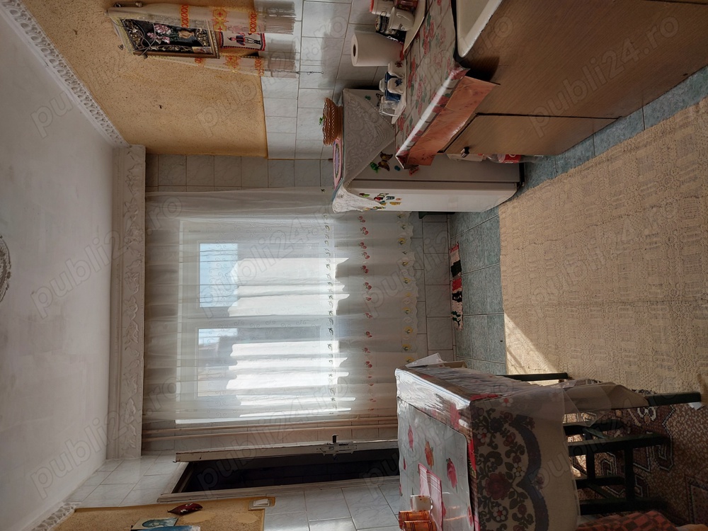 Vând apartament cu 3 camere Rovinari