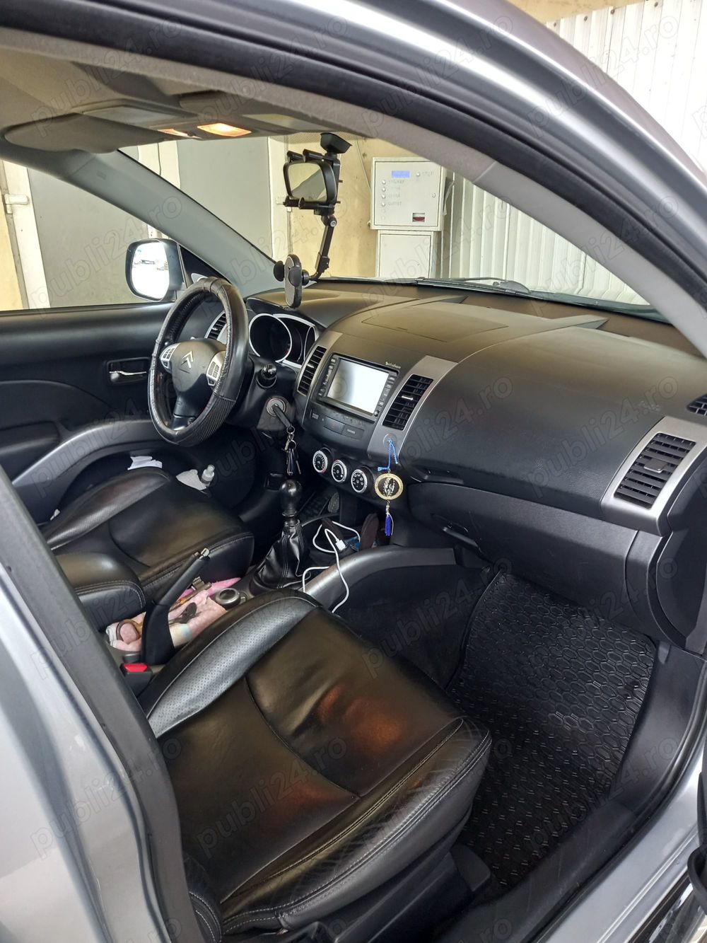 SUV 7 locuri Citroen C-Crosser 2009 4x4 sau SCHIMB 