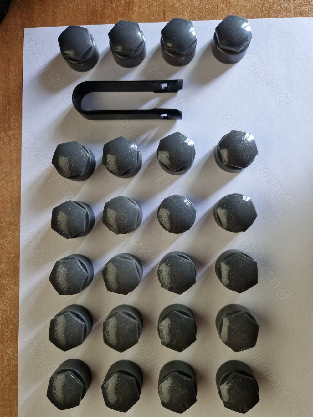 Set-20-Capace-Prezoane+4-Capace Antifurt+Cheie extragere-17mm-Gri