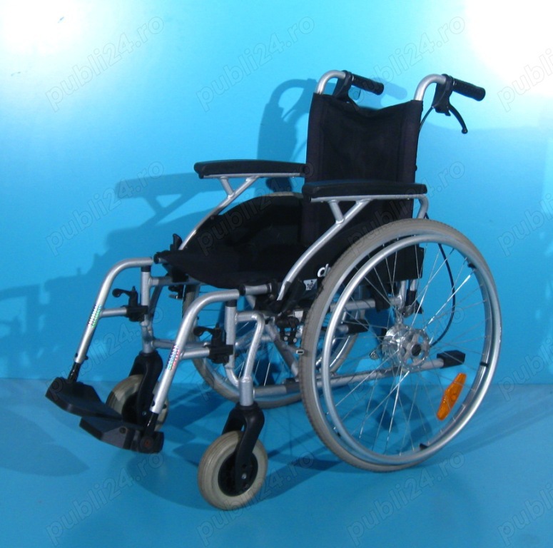 Scaun cu rotile din aluminiu Drive   latime sezut 42 cm