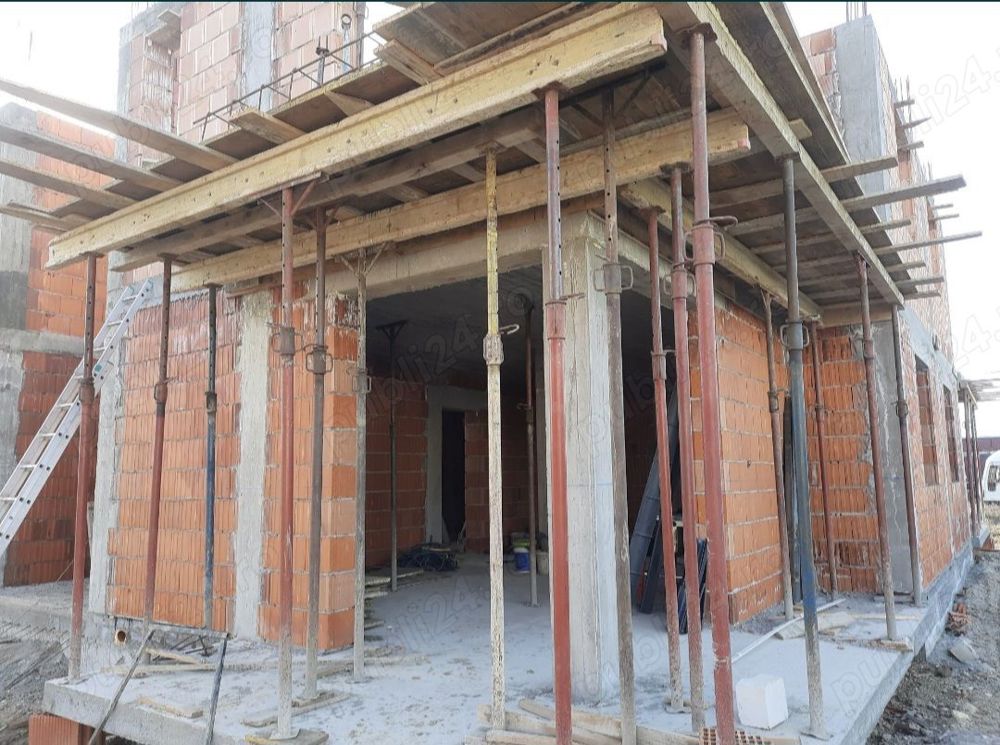 Închiriez POPI METALICI,Mai compactor wacker neuson 