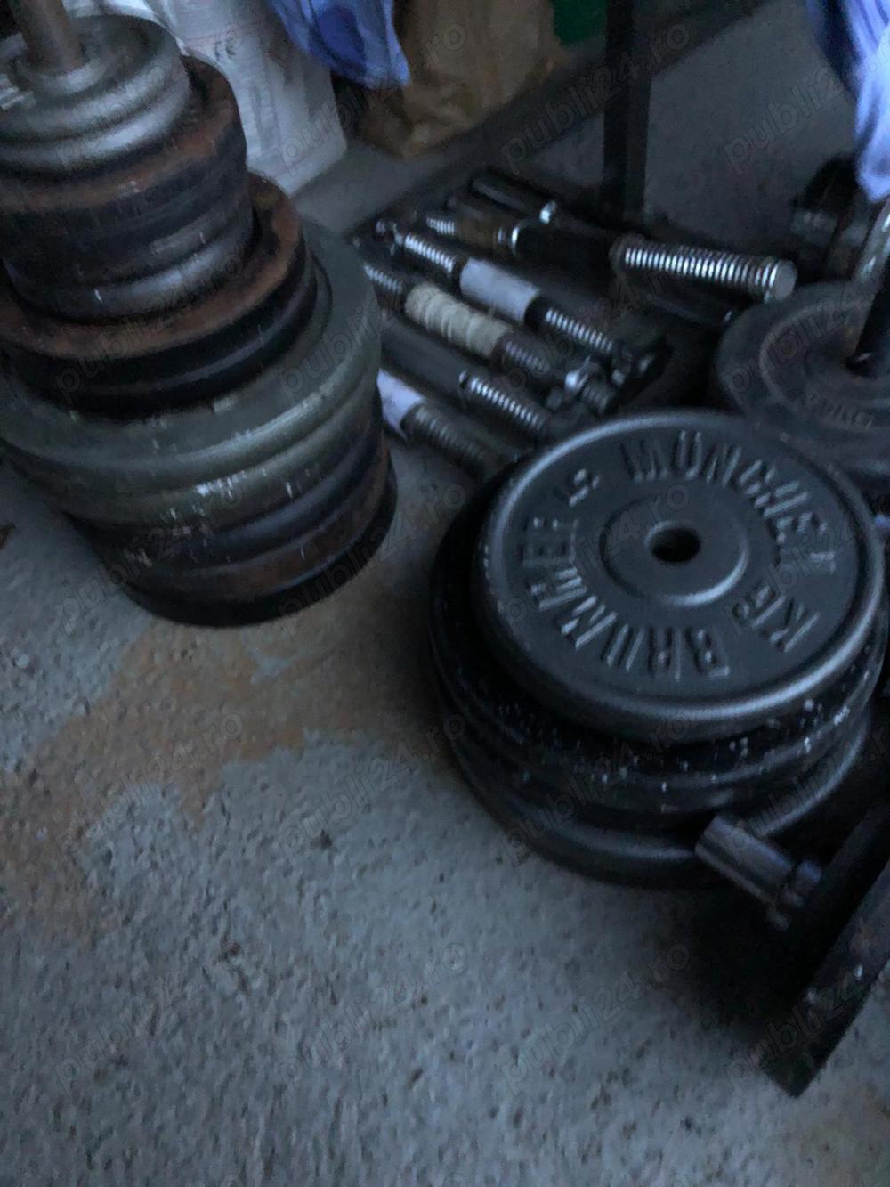 Discuri și gantere kettlebell