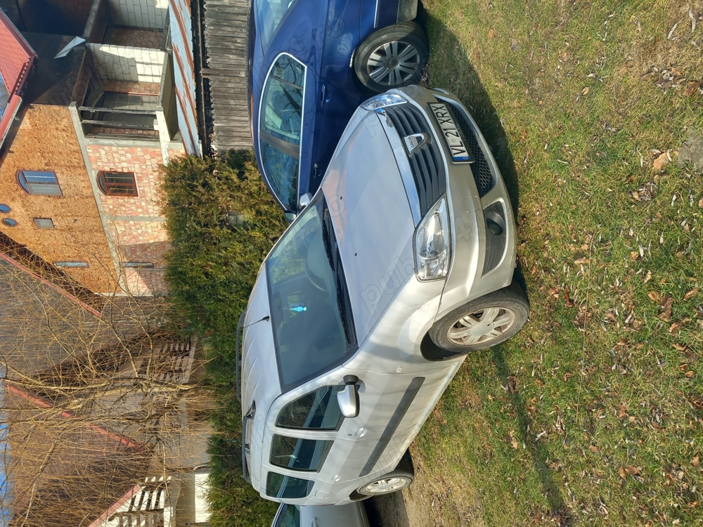 Vând Dacia  Logan MCV 1.6