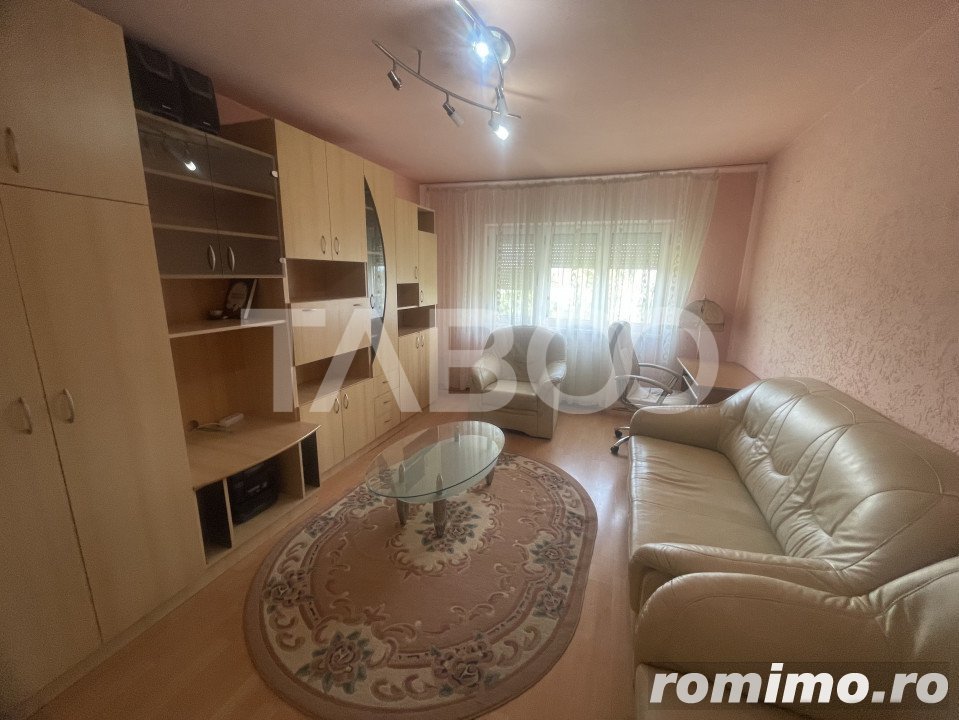 Apartament decomandat 2 camere 51 mpu balcon etaj 3 Vasile Aaron Sibiu