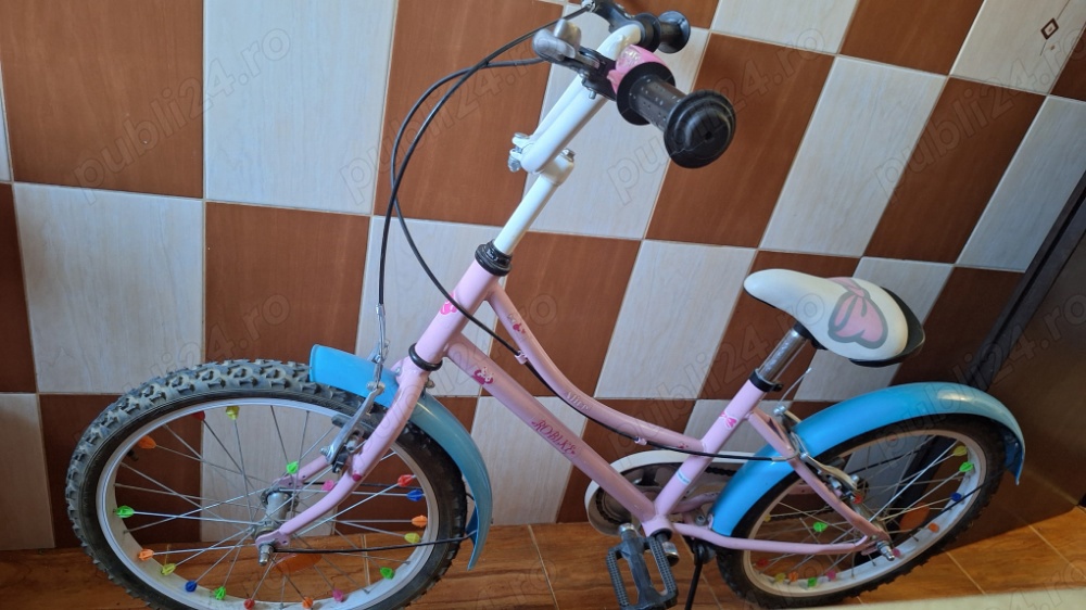 Bicicletă pentru fete