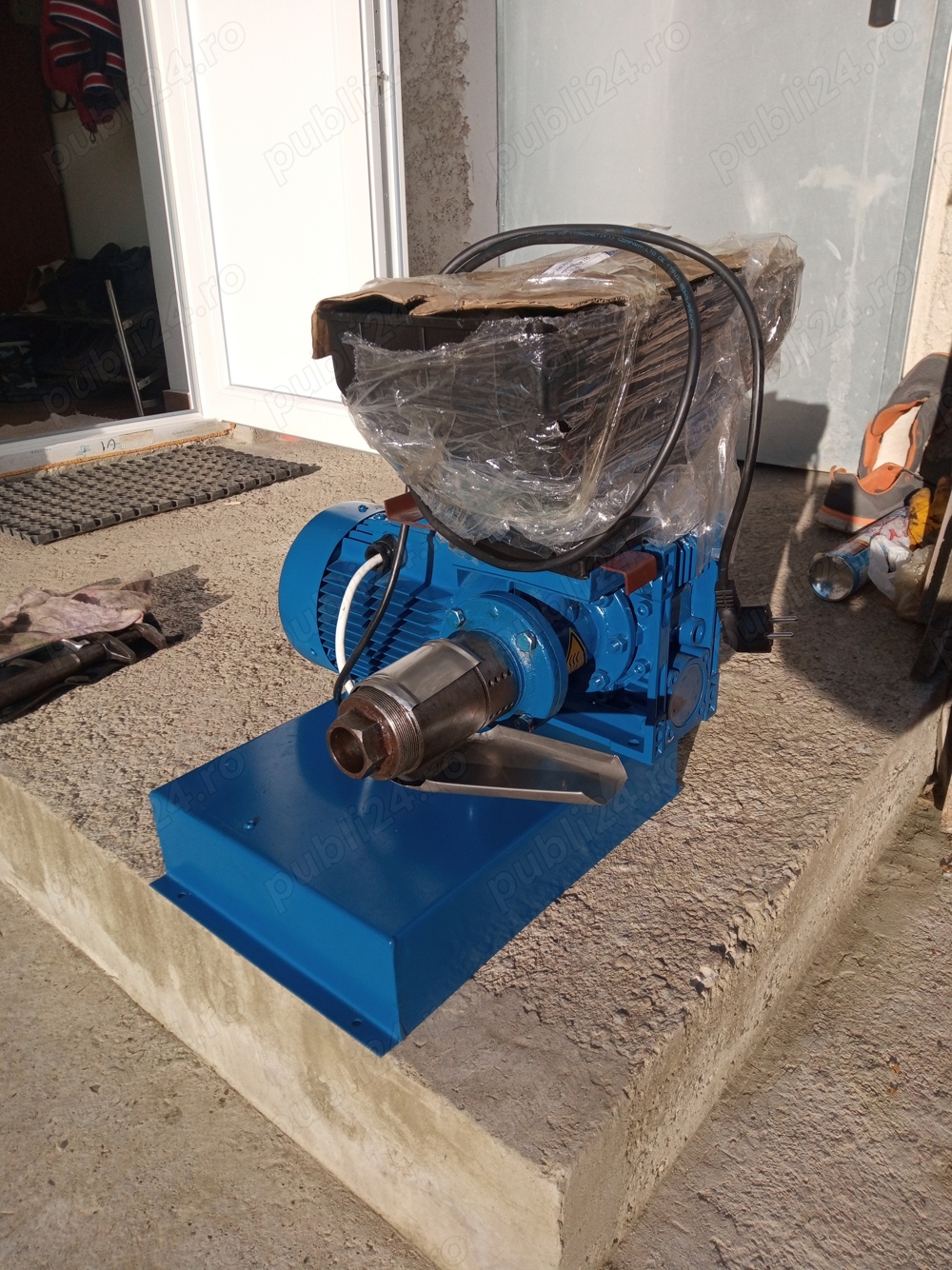 Masina presa pt uleiuri comestibile( floarea soarelui,dovleac,nuci,in rapita,etc..),presate la rece