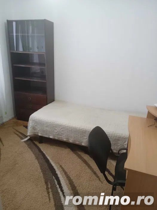 Apartament 3 camere, spre inchiriere, zona Dambu