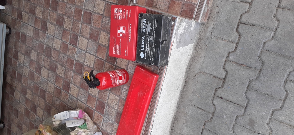 Vand Triunghi , Trusa Medicala , Instinctor 