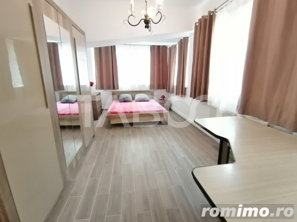 Apartament 3 camere 80 mpu pretabil spatiu comercial zona Strand Sibiu