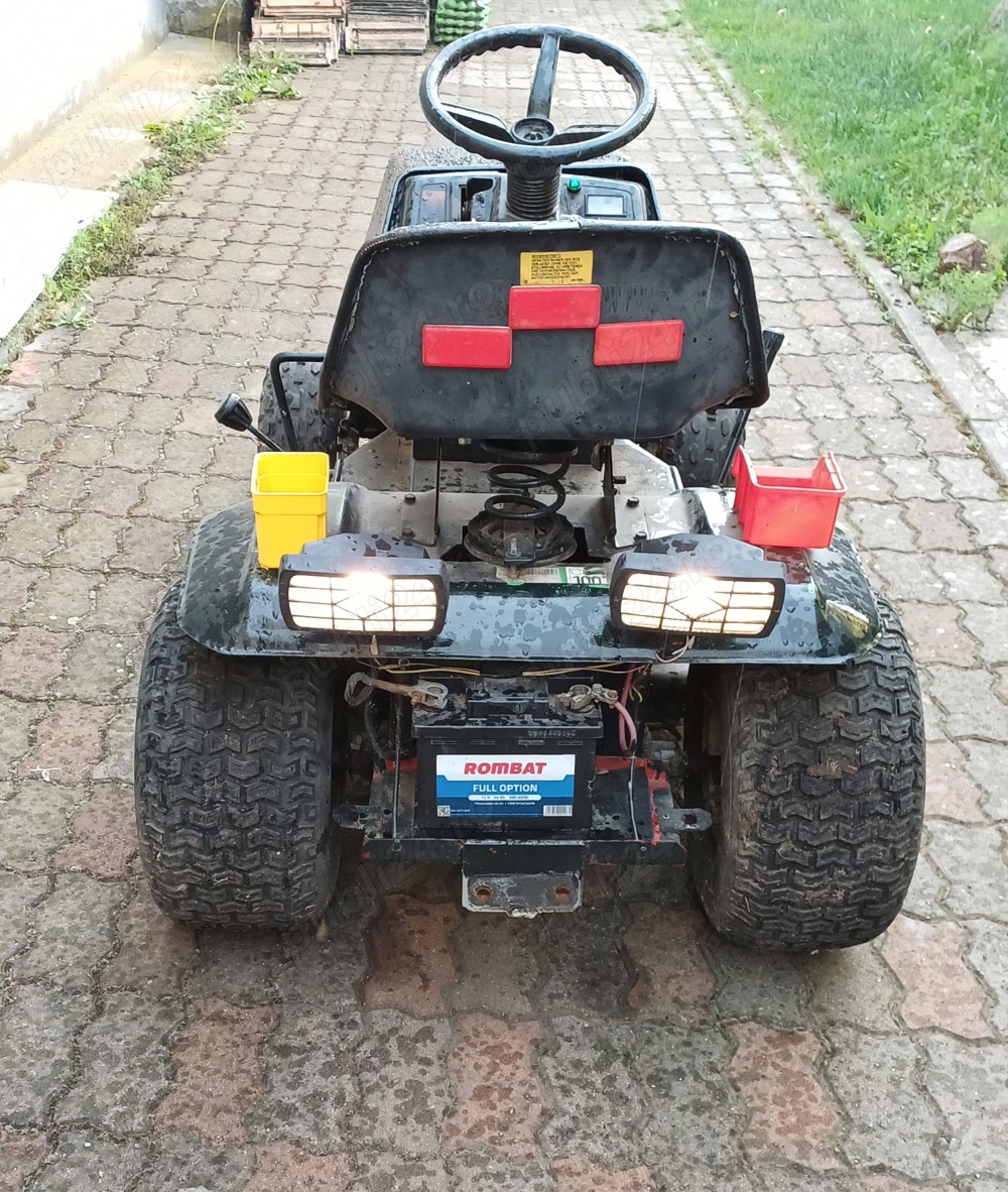 Tractoraș gazon marca MTD 12hp