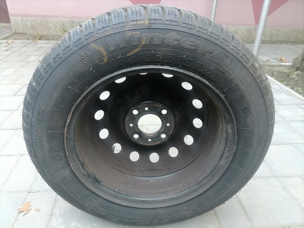 Vând 5 jante otel 175/65r14 echipate cu anvelope Iarnă Tigar winter 1 folosite 