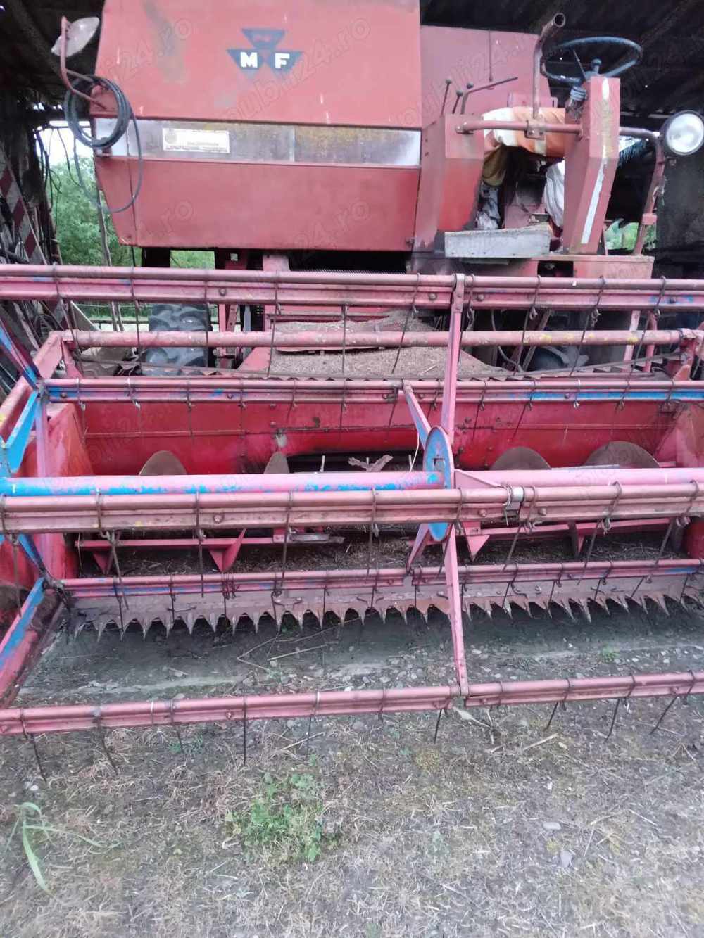 Combina  Massey Ferguson 186