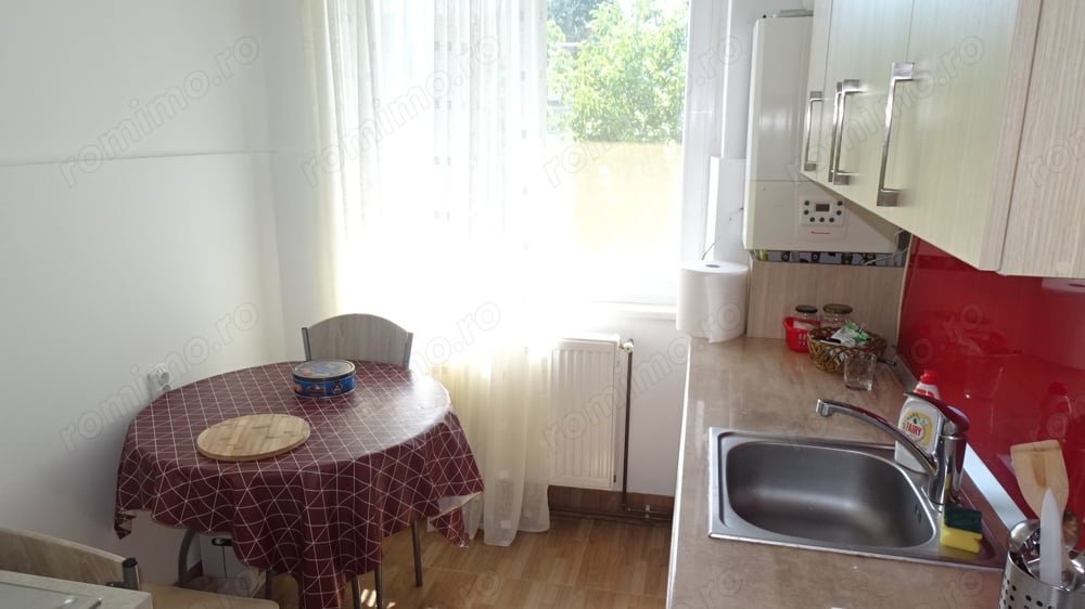 Vand apartament 2 camere in Deva, zona Al. Patriei, etaj 3, suprafata utila 43 mp + balconul,