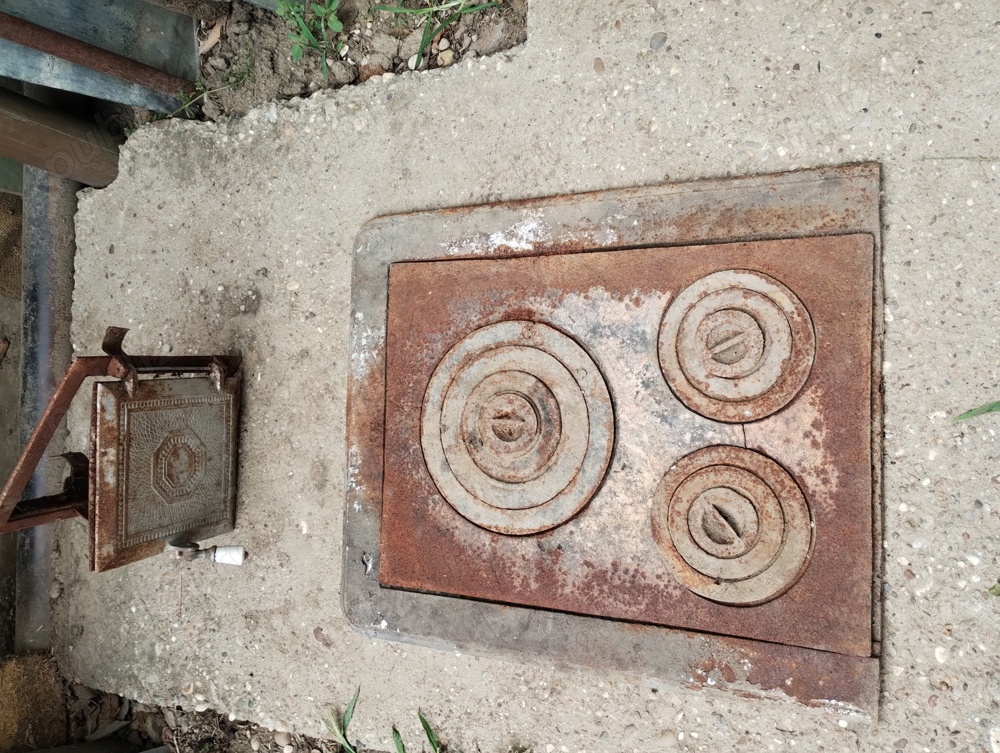 Ușă din fontă pentru sobă 