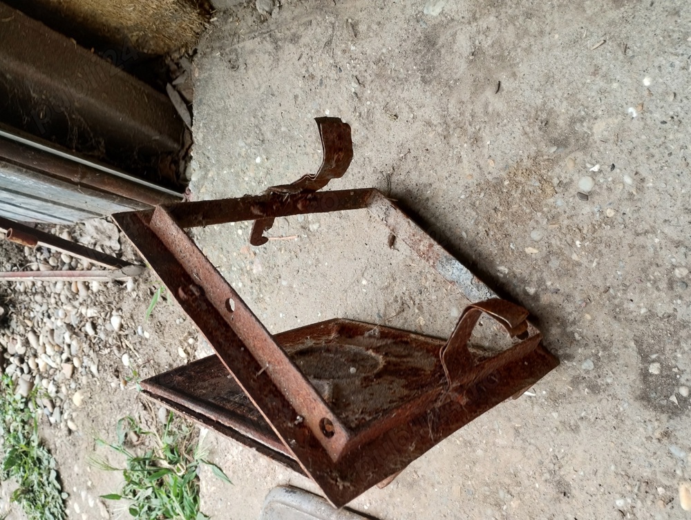 Ușă din fontă pentru sobă 