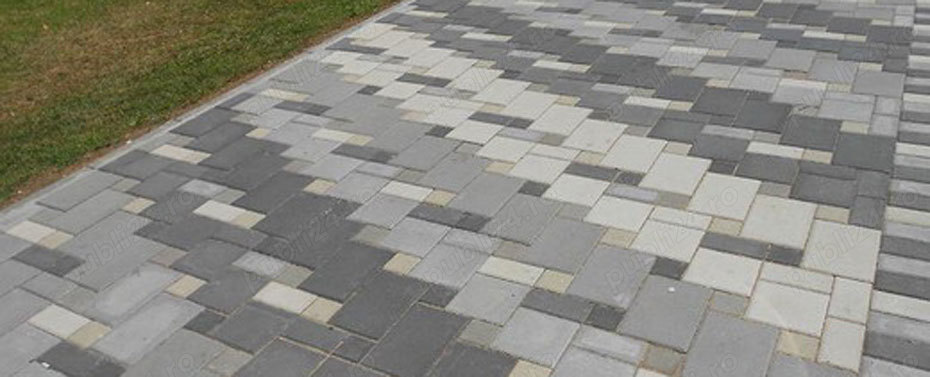 Monam pavaj dale si borduri