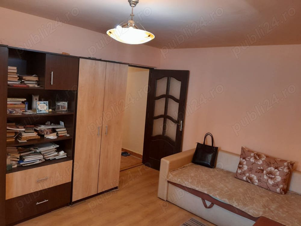 Proprietar, vand apartament ORAVITA 2 cam Zona Garii bl F 9 etaj 1.