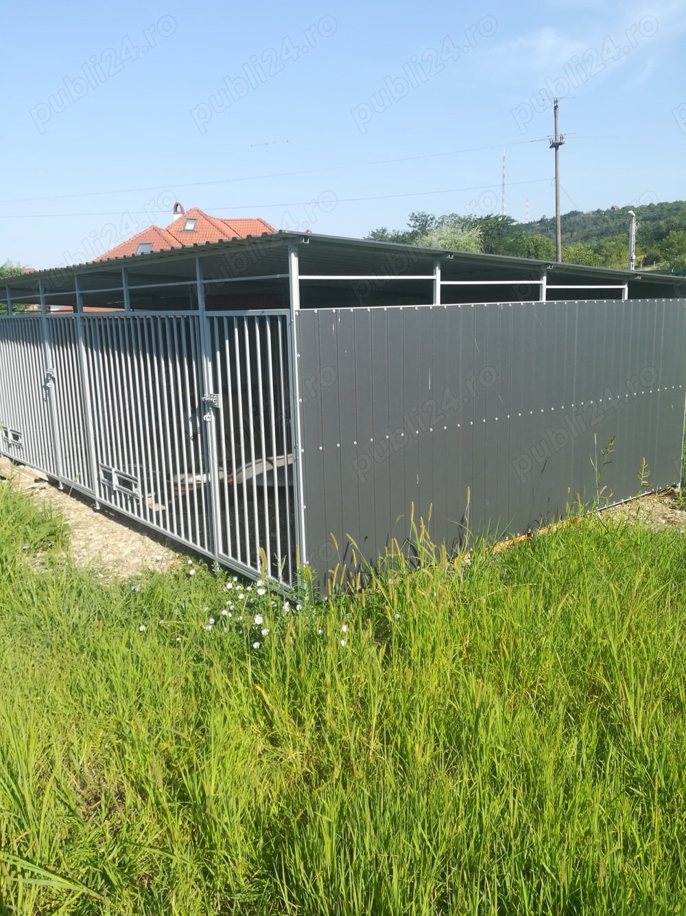 Vând țarcuri metalice pentru câini sau alte animale Vând țarcuri metalice pentru câini sau alte animale