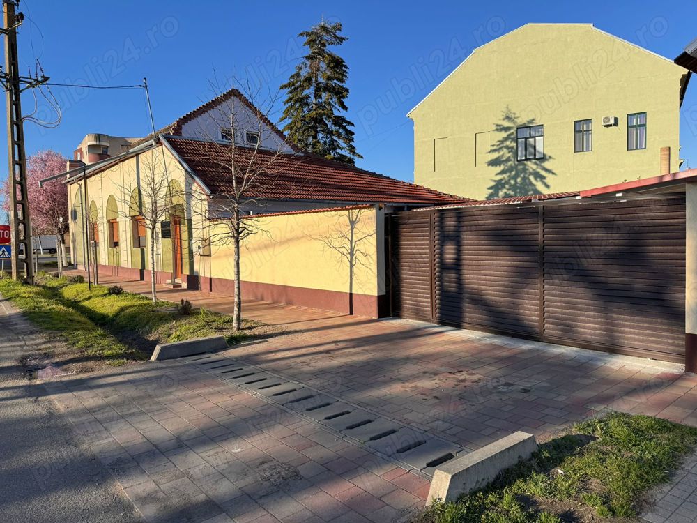 Vand Casa in orasul Sannicolau Mare ultracentral