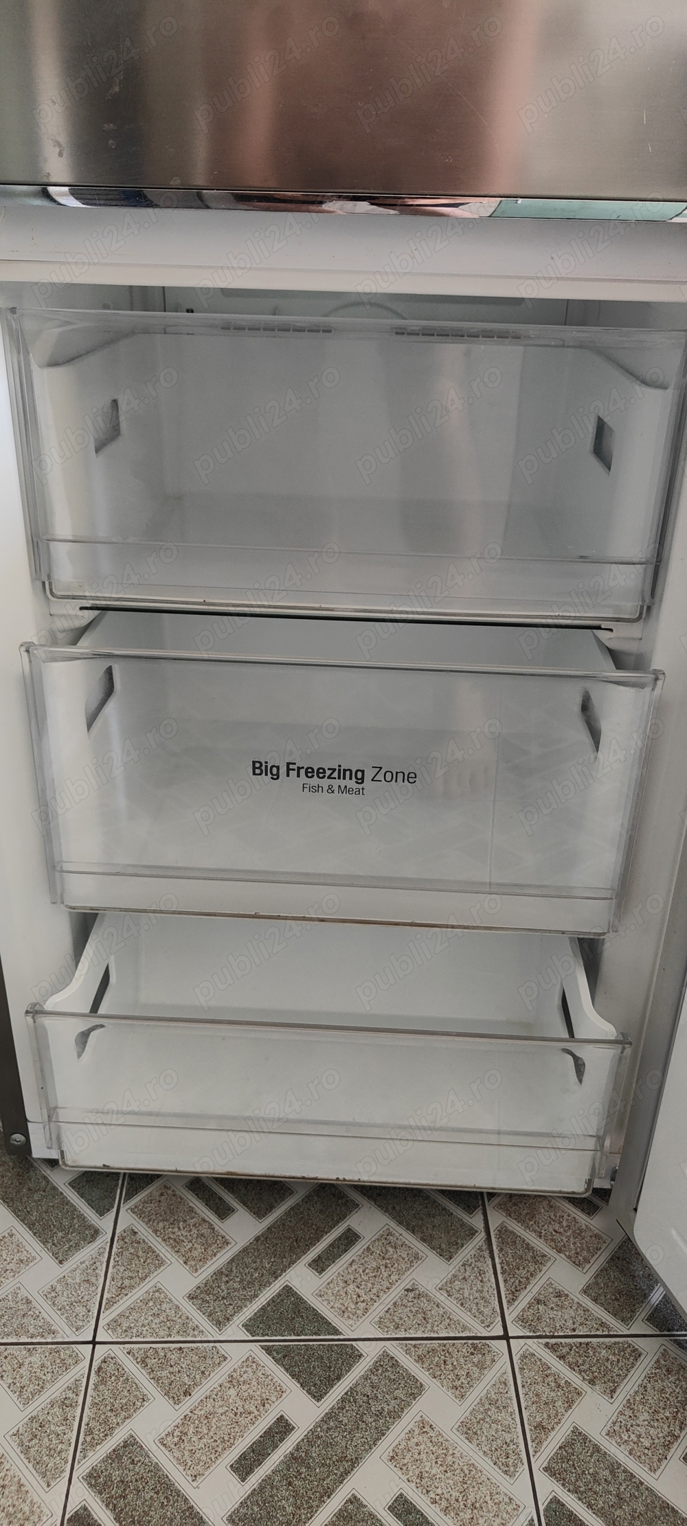 Piese de combina frigorifica LG defecta, sertare rafturi diverse 