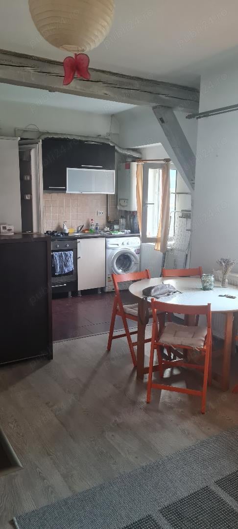 Vand apartament 3 camere Minerului