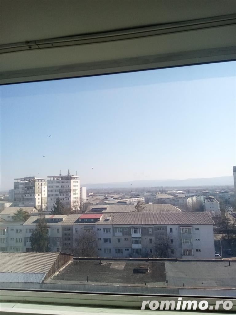 Apartament, 3 camere decomandat, Bacau, zona Orizont