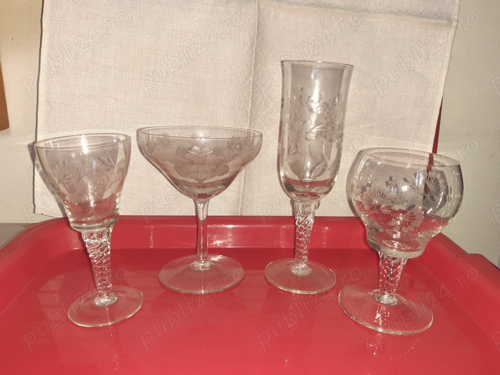 pahare gravate 4 seturi diferite